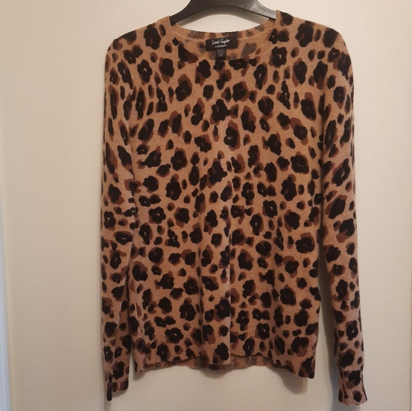 Lord & Taylor Leopard Print 100% Cashmere Crew Neck Sweater - Picture 3 of 10
